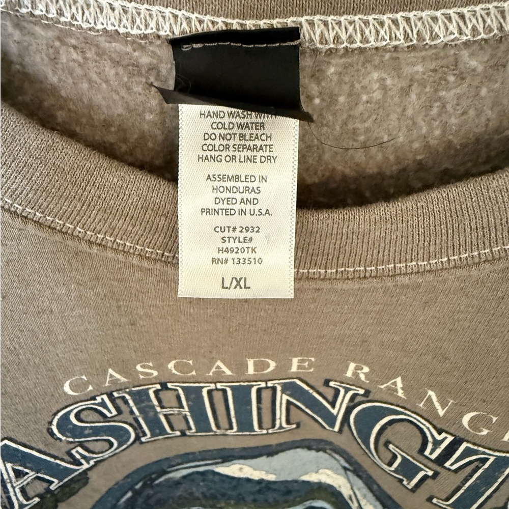 Mount Rainer Crewneck - Picture 2 of 2